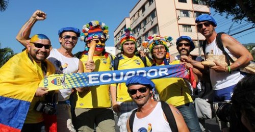 Hinchada ecuatoriana en Brasil